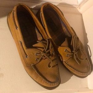 Size 7 brown leather Sperry boat shoes